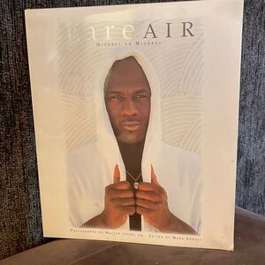 RareAir Michael on Michael
A Unique photographic autobiography.